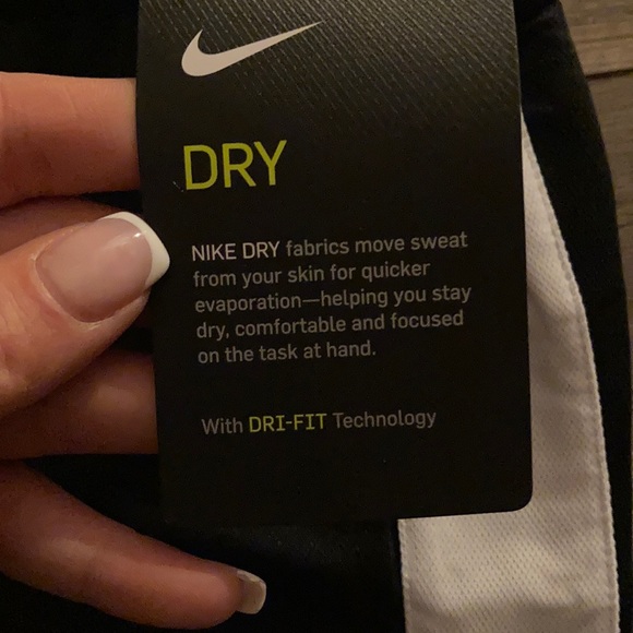 HOSTPICK!🔥NWT boys Nike sweats - Picture 5 of 7